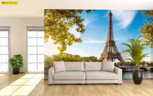 วอลเปเปอร์ภาพวิวยุโรป ผนังต้อนรับภาพหอสูงไอเฟลริมแม่น้ำ กรอบใบไม้ทองรับแสงอุ่น เสริมภาพลักษณ์หรูเป็นกันเองในโถงรับรอง