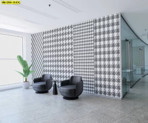 ภาพตัวอย่างการติดตั้งวอลเปเปอร์ลาย Houndstooth สีเทา-ขาวในพื้นที่ต้อนรับสไตล์โมเดิร์นคลาสสิก