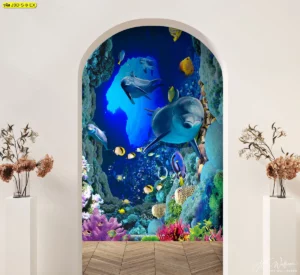 ภาพตกแต่งผนังธีมถ้ำใต้น้ำพร้อมปลาโลมาและปลาสีสันที่สร้างบรรยากาศสงบและน่าค้นหา