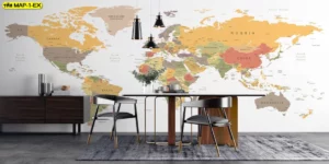 ห้องอาหารสไตล์คอนเทมโพรารีตกแต่งด้วยภาพแผนที่โลกโทนสีเอิร์ธโทนเบจน้ำตาลเขียวพร้อมโต๊ะอาหารไม้และเก้าอี้โมเดิร์น