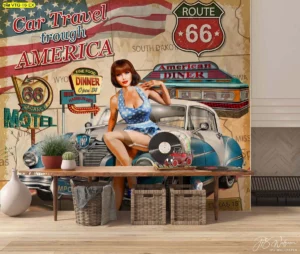 วอลเปเปอร์ลายรถ ตกแต่งผนังธีมการเดินทางรถยนต์อเมริกันสไตล์เรโทรพร้อมป้าย Route 66 และสาวสวยยุคห้าสิบ เหมาะสำหรับคาเฟ่ห้องทำงาน