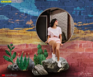 วอลเปเปอร์ลายสตรีทอาร์ต ภาพศิลปะอิฐสีพาสเทลฟ้าเหลืองชมพูสไตล์ซันเซ็ทพร้อมกระบองเพชรสีเขียวเหมาะตกแต่งร้านค้าและสร้างจุดถ่ายภาพสดใสมีชีวิตชีวา