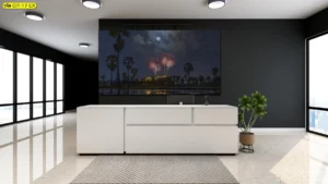 วอลเปเปอร์ภาพพลุไฟสีสันสดใสฉากหลังต้นปาล์มและแสงจันทร์สไตล์ทรอปิคอลตกแต่งห้องนั่งเล่นโมเดิร์นพื้นหินอ่อนขาวเหมาะสำหรับโรงแรมหรูหรา