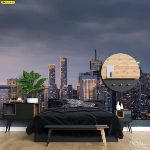 วอลเปเปอร์ห้องนอนโมเดิร์นภาพวิวเมืองใหญ่ยามค่ำคืน ตกแต่งด้วยเตียงสีเทาดำ โต๊ะข้างเตียงไม้โอ๊ค และต้นไม้ประดับสร้างบรรยากาศอบอุ่น