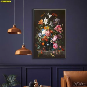 ไอเดียแต่งผนังสีน้ำเงินเข้มตัดกับภาพวาดดอกไม้ในแจกันแก้วรูปทรงคลาสสิกแสงเงาสมจริงช่วยสร้างจุดเด่นให้ห้องรับแขกดูน่าสนใจ