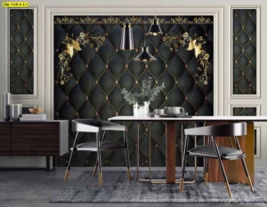 วอลเปเปอร์ลายบุหนังสีดำปักหมุดเพชรพร้อมโคมไฟระย้าและลวดลายเถาว์ดอกไม้สีทอง เหมาะสำหรับห้องอาหารที่ต้องการความหรูหรามีระดับ