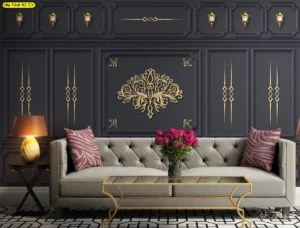 วอลเปเปอร์ลายหลุยส์สีทองตรงกลางบนพื้นหลังกรุผนังสีน้ำเงินเข้มสไตล์ยุโรป เพิ่มความอลังการให้กับโซนรับรองแขกหรือห้องนั่งเล่น
