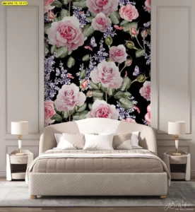 วอลเปเปอร์ดอกกุหลาบสีชมพูพาสเทล ติดผนังห้องนอนเตียงผ้าบุสีครีม สร้างบรรยากาศโฮมสเตย์หรูนุ่มนวลและเป็นมุมถ่ายรูปยอดนิยม