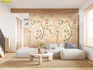 วอลเปเปอร์ฮวงจุ้ยลายดอกไม้จีนและนกน้อยบนพื้นสีทองไล่เฉด ติดผนังห้องนั่งเล่นสว่างโล่ง เหมาะสำหรับบ้านสไตล์มินิมอลที่ต้องการจุดเด่นมงคลเพียงผนังเดียว