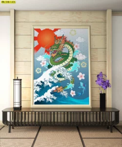 วอลเปเปอร์ลายมังกรเขียวขี่เมฆบนพื้นหลังคลื่นน้ำทะเลสีครามและดวงอาทิตย์ ศิลปะจีนมงคลเสริมโชคลาภด้านการค้าขาย เหมาะสำหรับติดห้องรับแขก