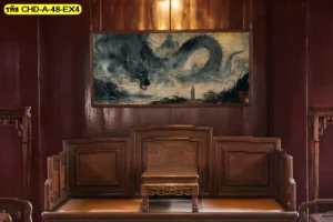 วอลเปเปอร์ภาพวาดพู่กันจีนลายมังกรสีเข้มติดผนังห้องรับรองตกแต่งด้วยเฟอร์นิเจอร์ไม้จีนโบราณอย่างลงตัวที่สุด