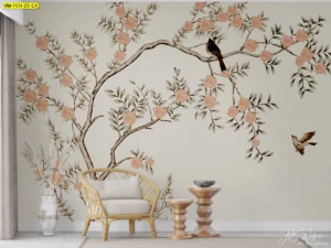 วอลเปเปอร์ฮวงจุ้ยลายดอกไม้จีนโทนครีมอบอุ่น คู่กับนกมงคล เหมาะตกแต่งมุมพักผ่อนและห้องอ่านหนังสือ สร้างความสงบและช่วยดึงสมาธิให้กับเจ้าของบ้านยุคใหม่