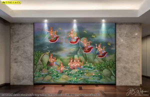 วอลเปเปอร์ลายป่าหิมพานต์สีสันสดใสตกแต่งผนังห้องโถงจำลองภาพเทวดานางฟ้าและสระอโนดาตช่วยเพิ่มมิติให้ห้องดูมีชีวิตชีวา