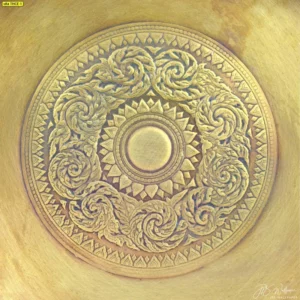 ภาพตกแต่งฝ้าเพดานห้องพระลายกนกสีทองแบบนูนต่ำช่วยเพิ่มมิติความสง่างามให้กับงานตกแต่งสถาปัตยกรรมภายใน